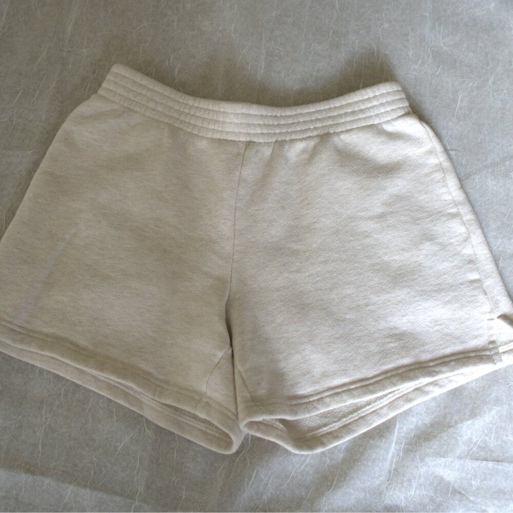 Aritzia TNA Fleece shorts size XS cream/beige